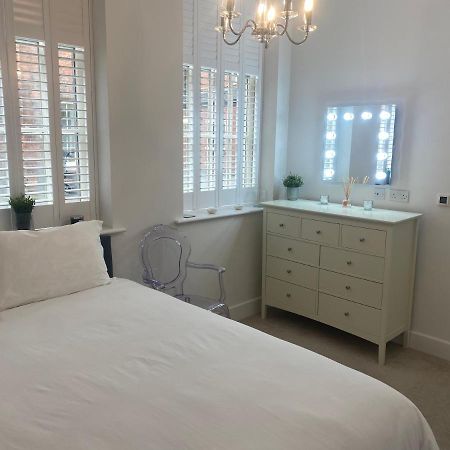 Unrivalled Location - Five Star - Worcester Apartment Exteriér fotografie