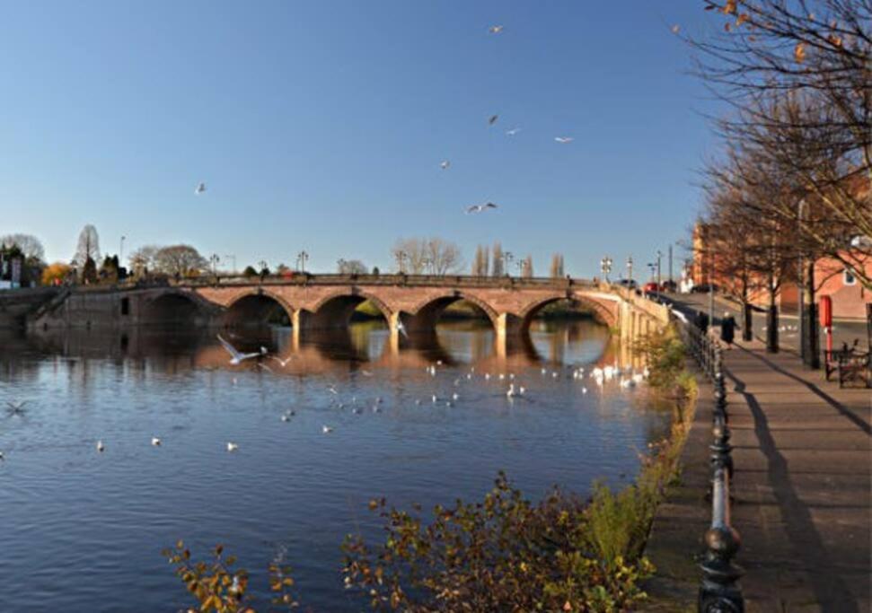 Unrivalled Location - Five Star - Worcester Apartment Exteriér fotografie