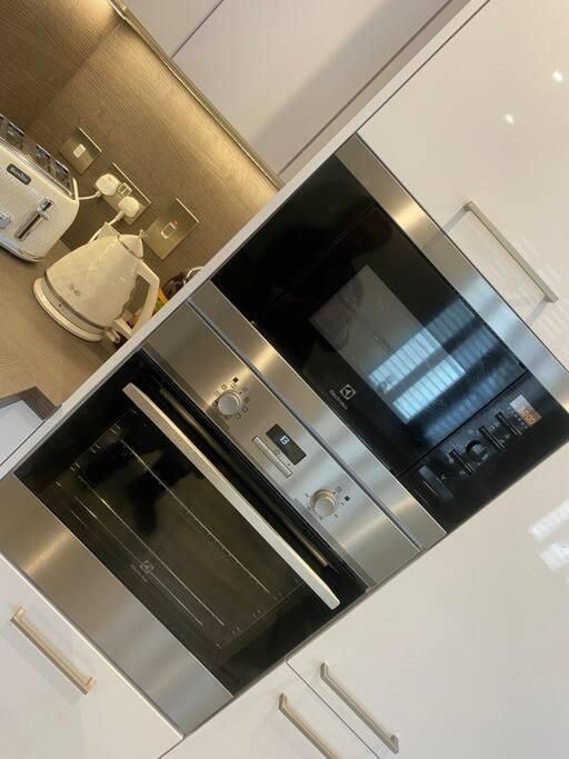 Unrivalled Location - Five Star - Worcester Apartment Exteriér fotografie