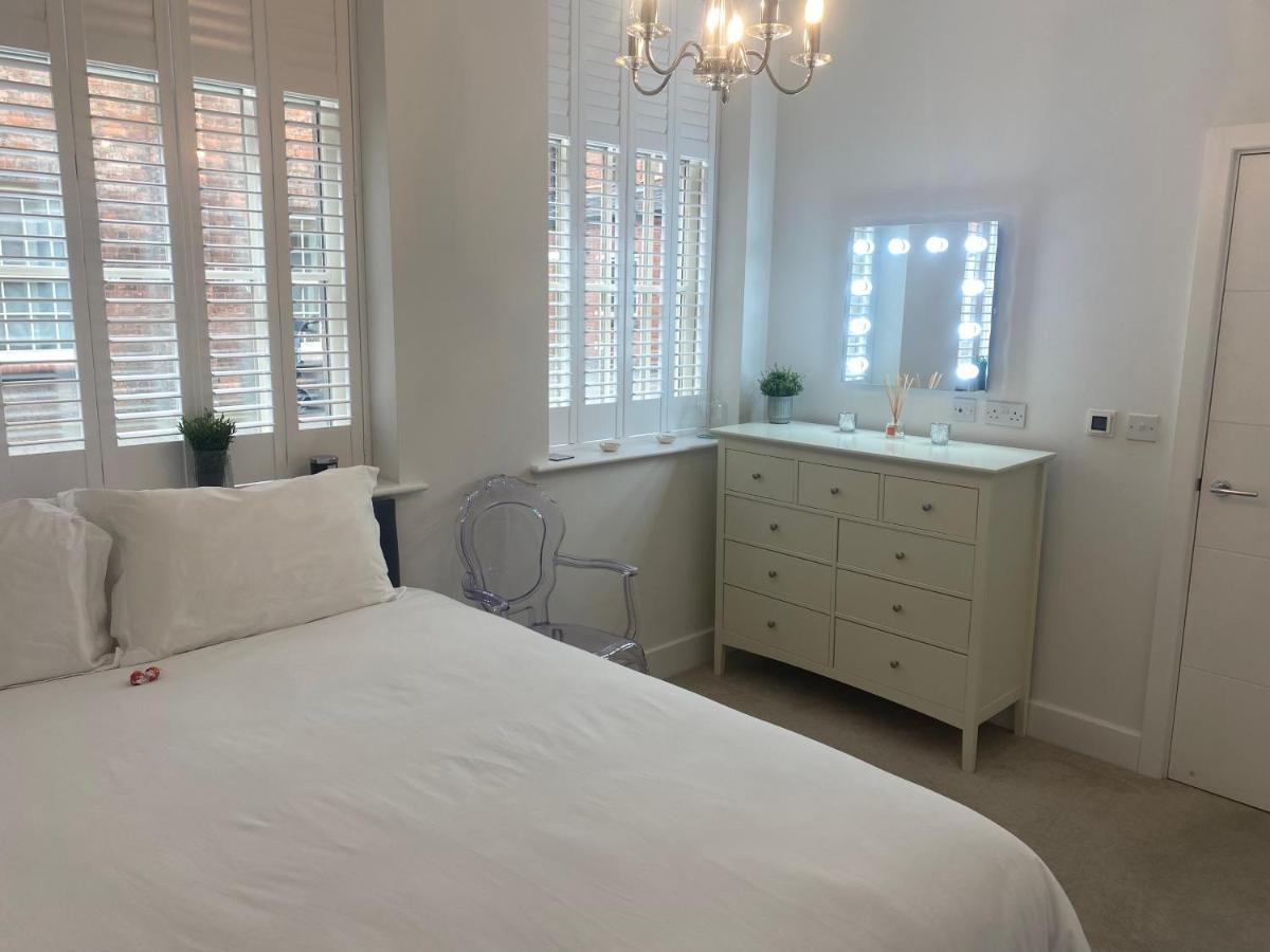 Unrivalled Location - Five Star - Worcester Apartment Exteriér fotografie